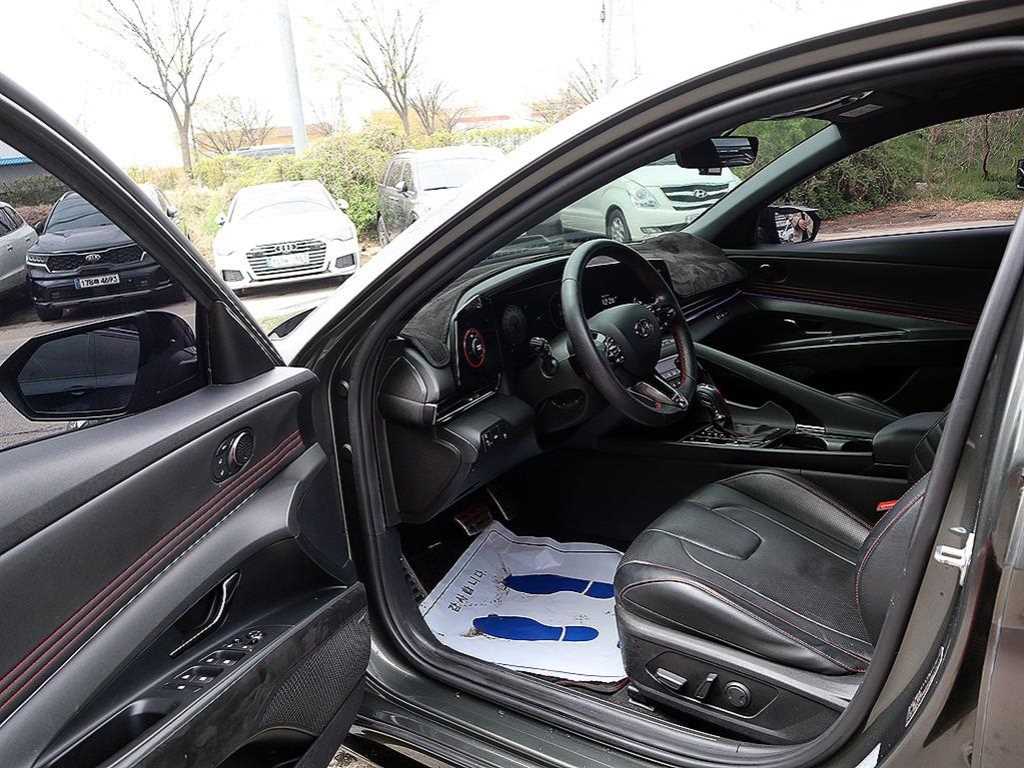 HYUNDAI Avante - Vista 6