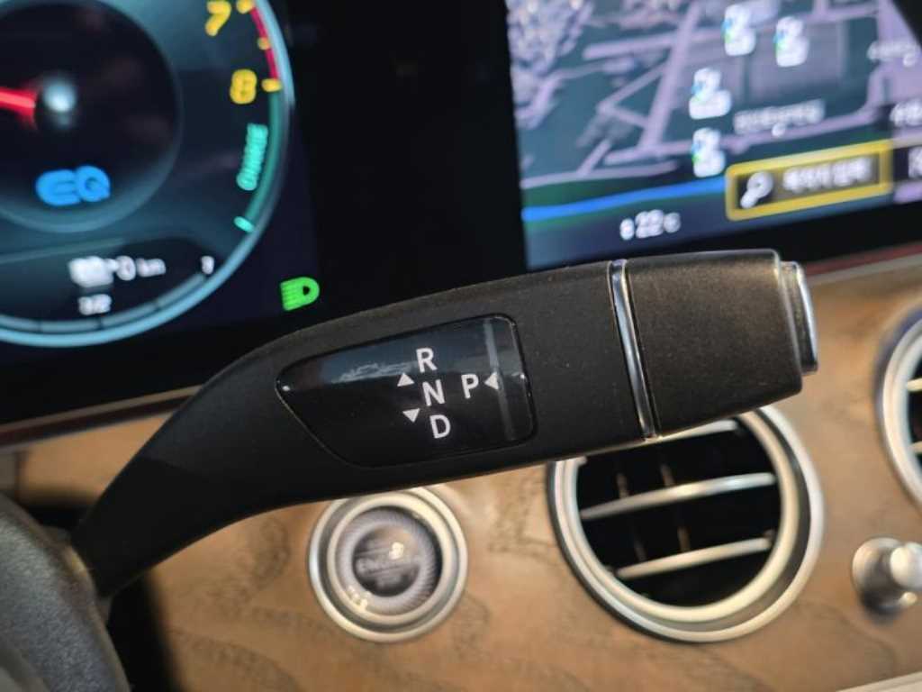 Mercedes Benz E class - Vista 10