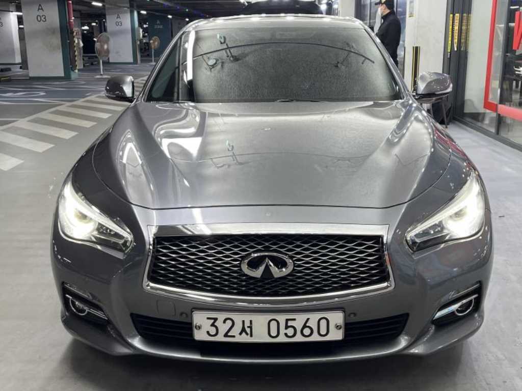 Infiniti Q - Vista 2