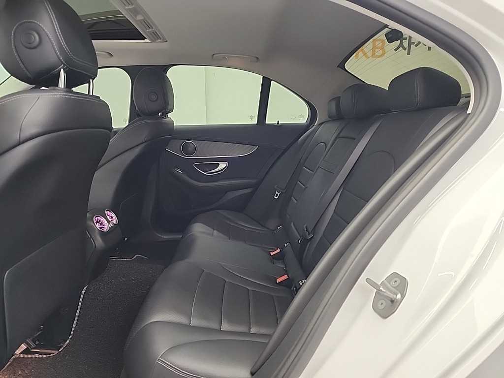 Mercedes Benz C Class - Vista 12