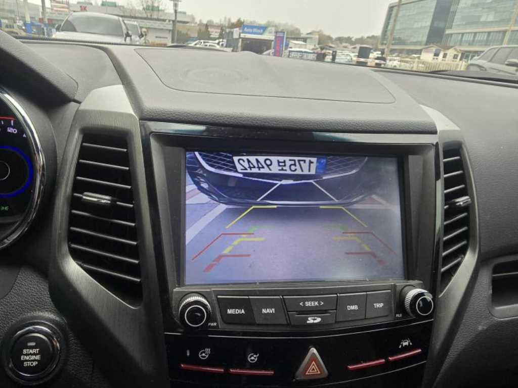 Ssangyong Tivoli - Vista 8