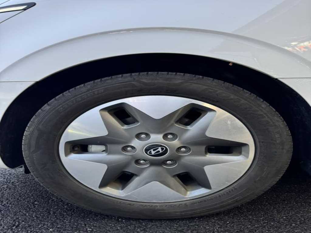 HYUNDAI Staria - Vista 11