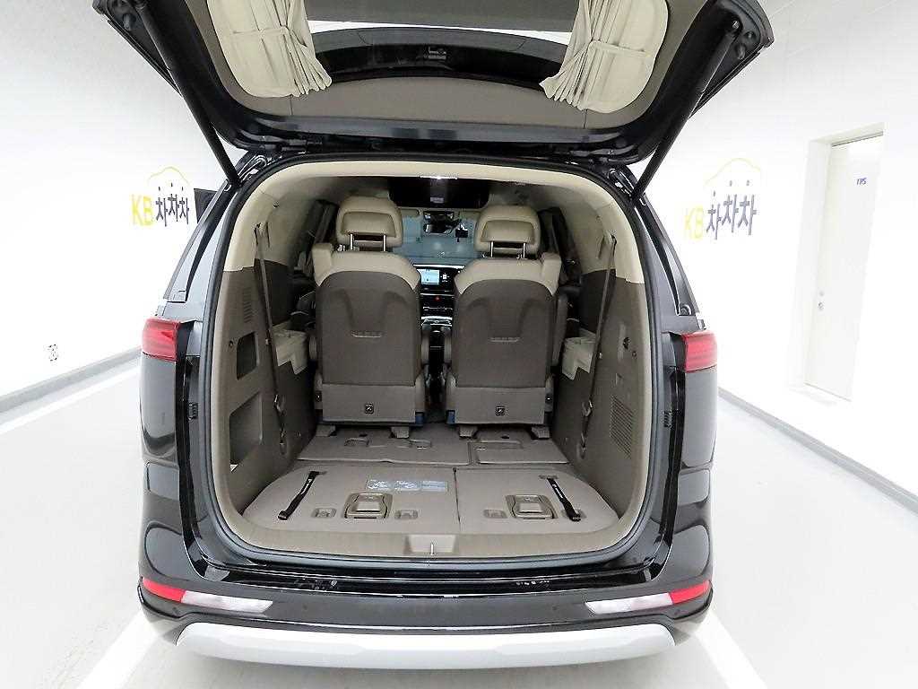 KIA Carnival - Vista 5