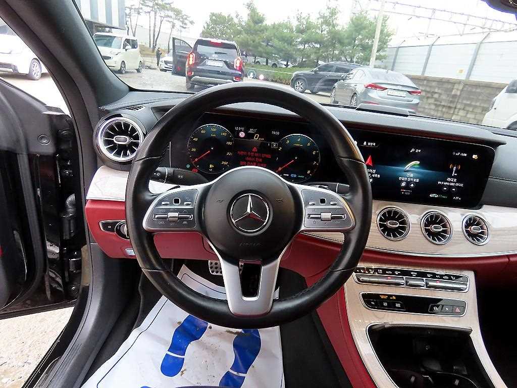 Mercedes Benz GLS Class - Vista 8