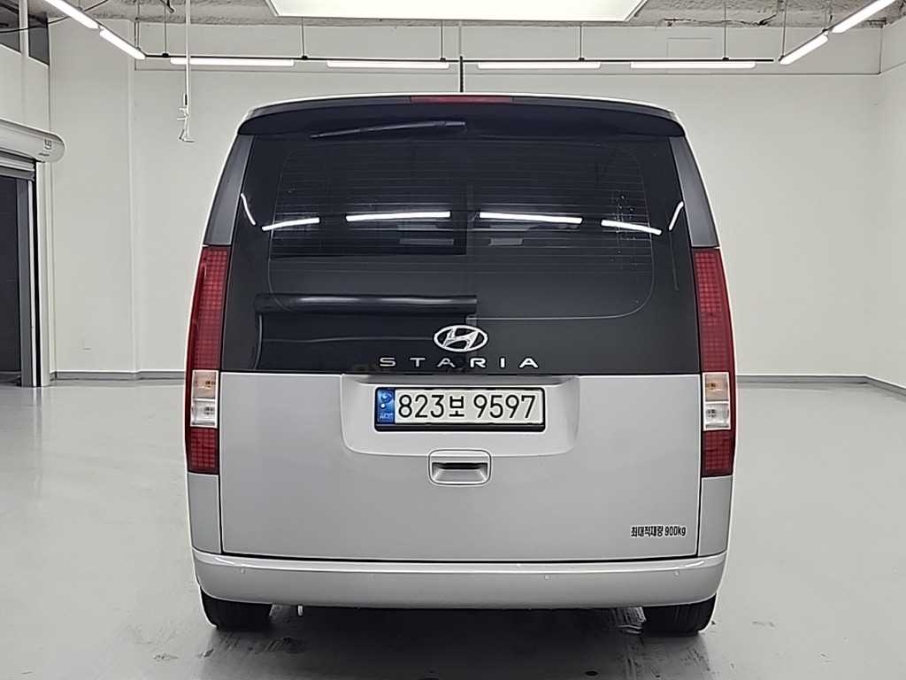 HYUNDAI Staria - Vista 3