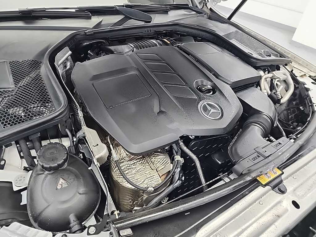 Mercedes Benz C Class - Vista 5