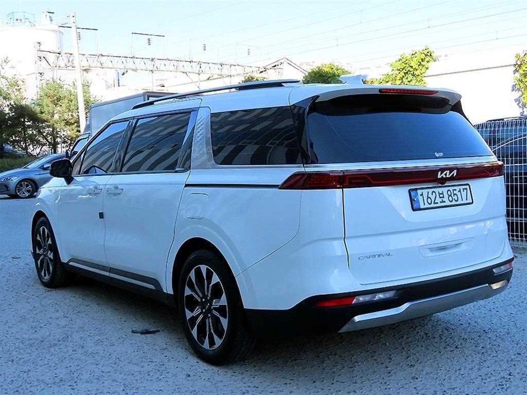 KIA Carnival - Vista 3