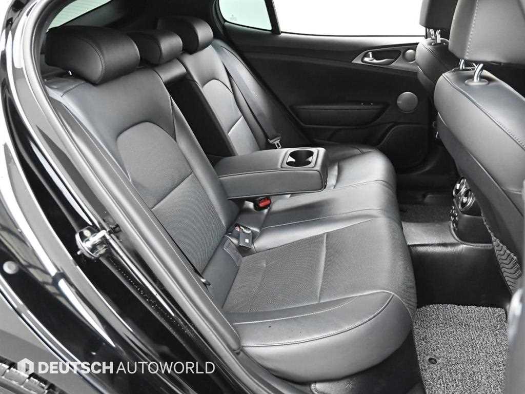 KIA Stinger - Vista 12