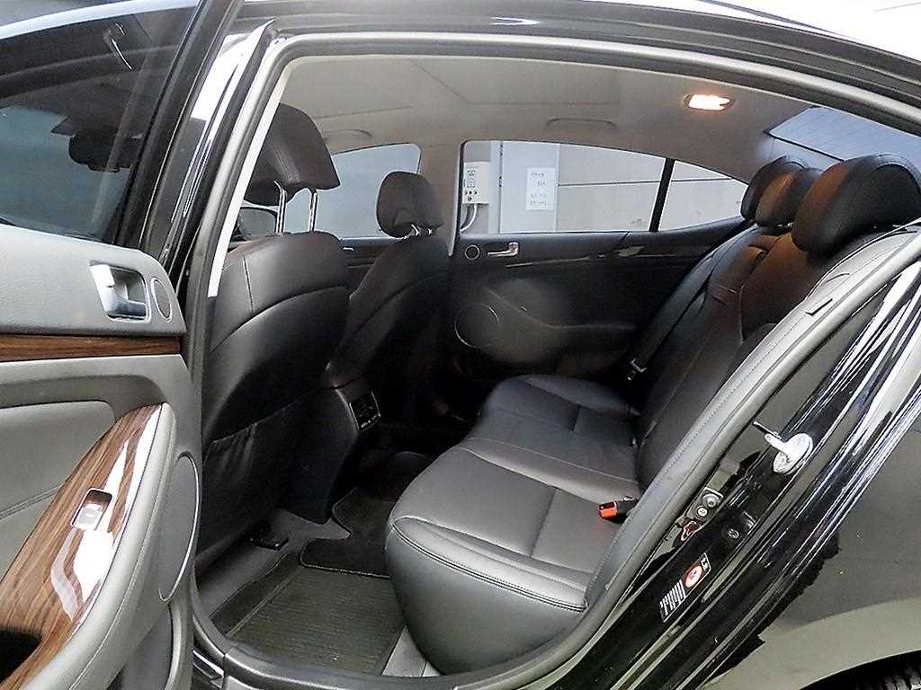 KIA K7 - Vista 6