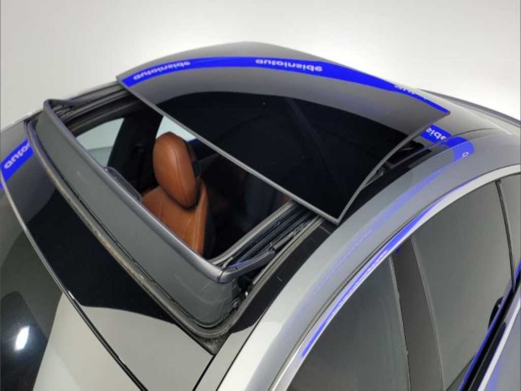 BMW 8 Series - Vista 6