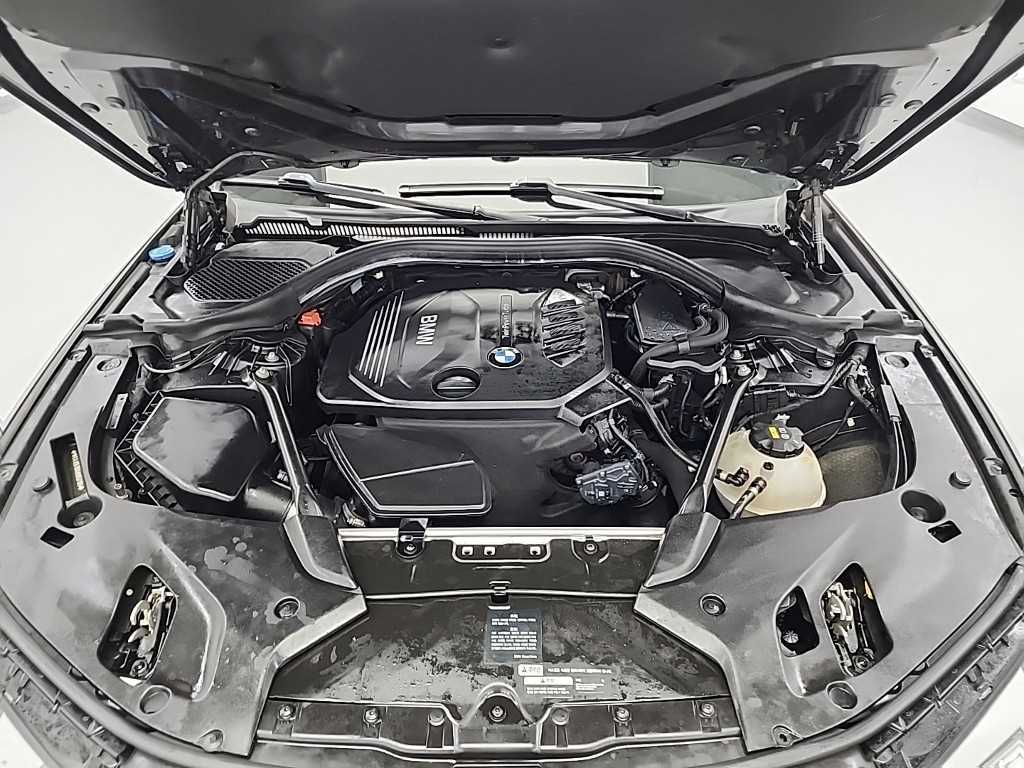 BMW 5 Series - Vista 5