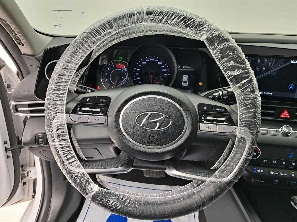 HYUNDAI Avante - Vista 7