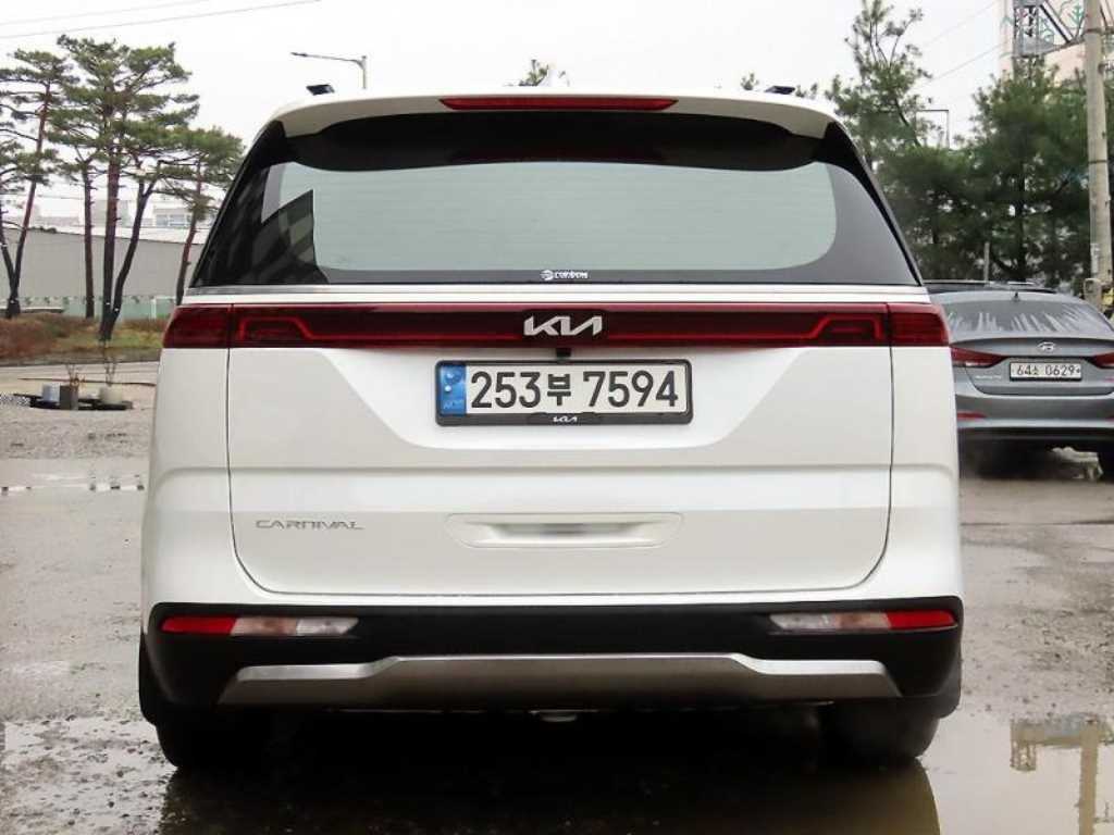 KIA Carnival - Vista 4