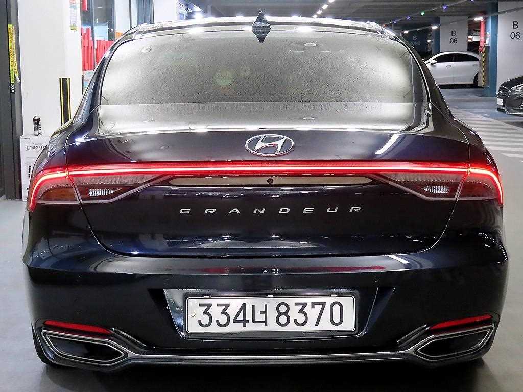 HYUNDAI Grandeur - Vista 5