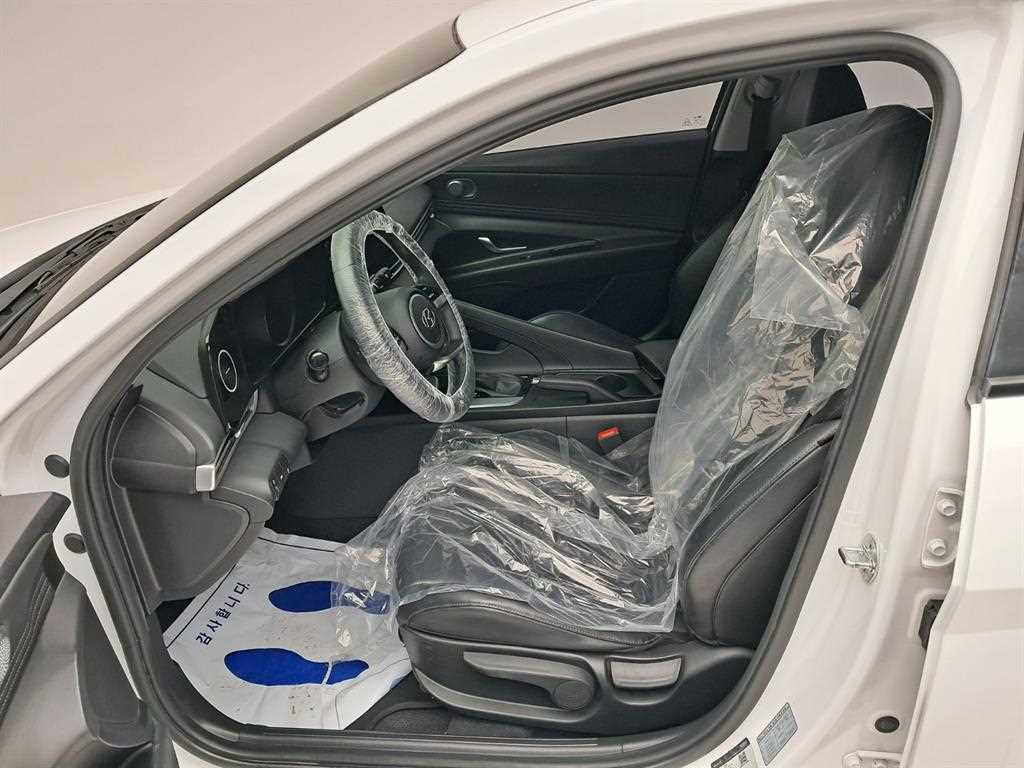 HYUNDAI Avante - Vista 11