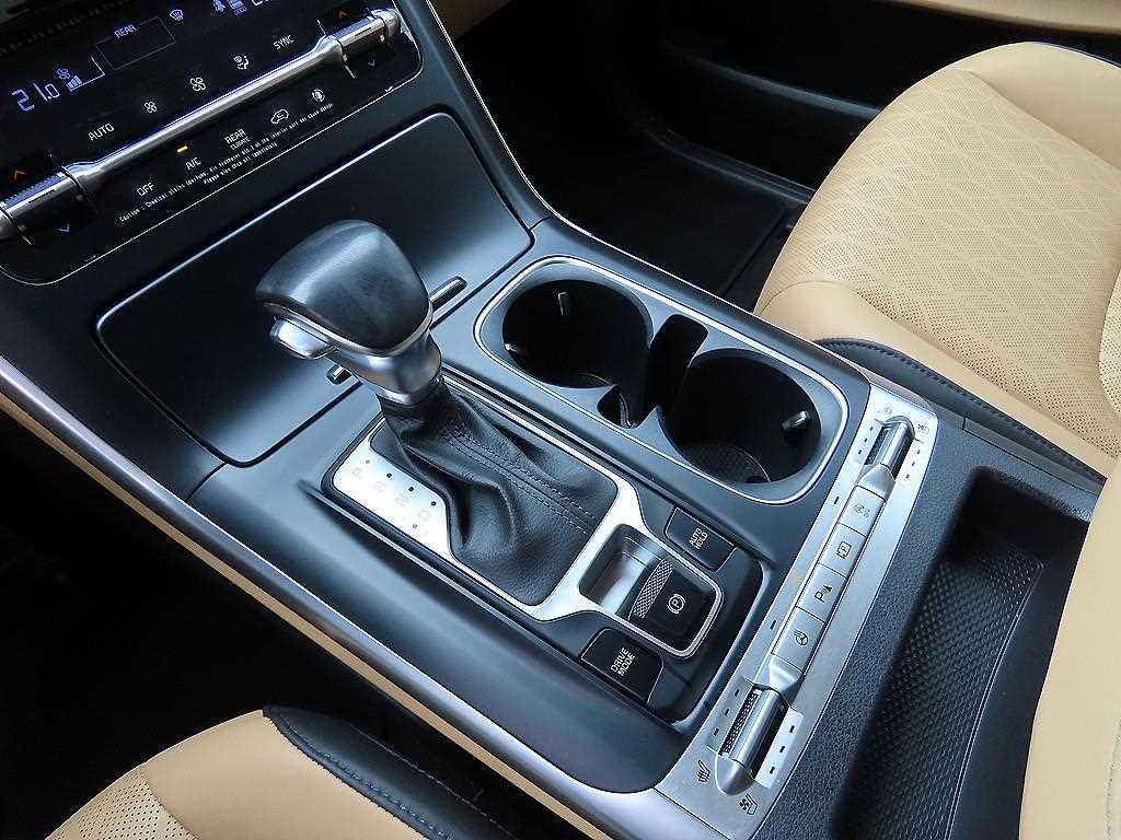 KIA Carnival - Vista 10