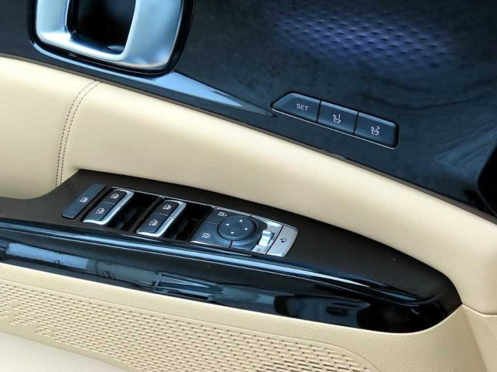 KIA Carnival - Vista 11