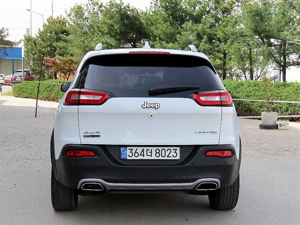 Jeep Cherokee - Vista 4