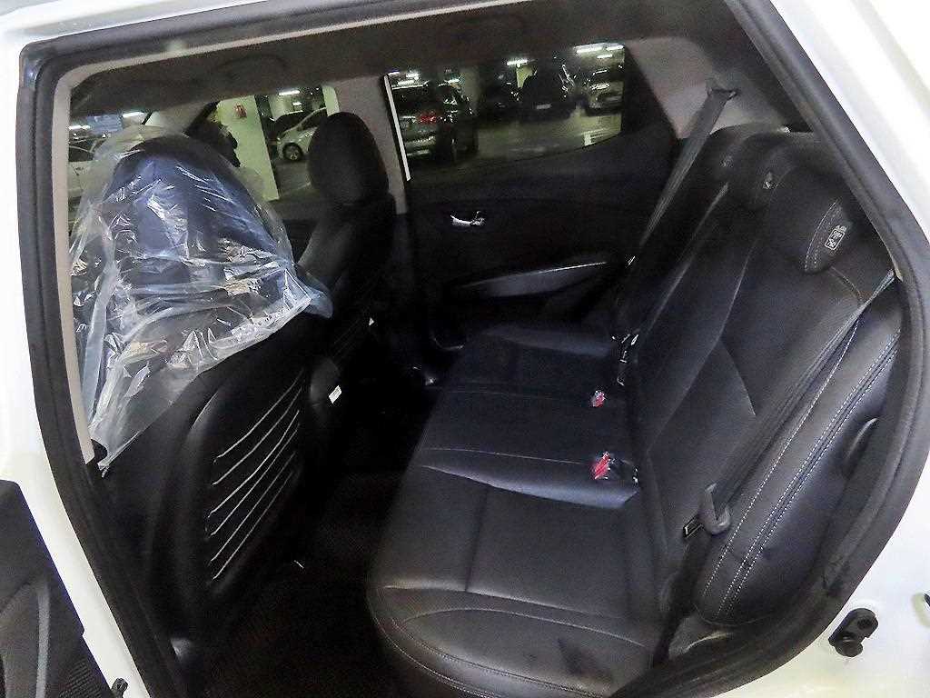 Ssangyong Tivoli - Vista 7