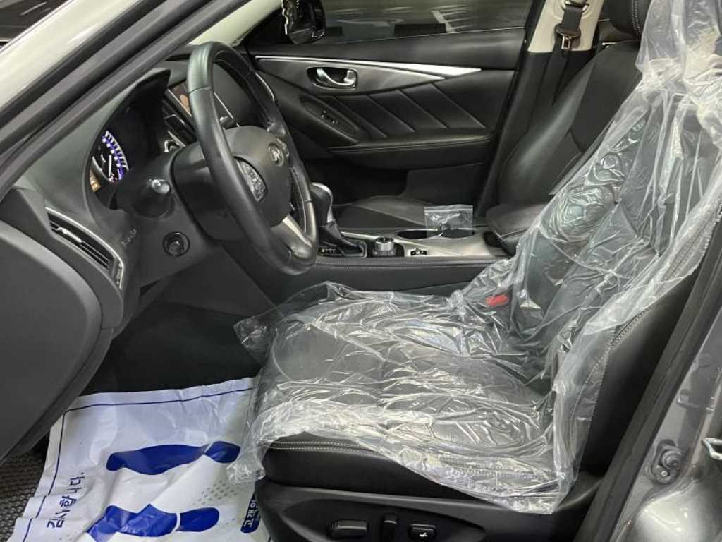 Infiniti Q - Vista 11