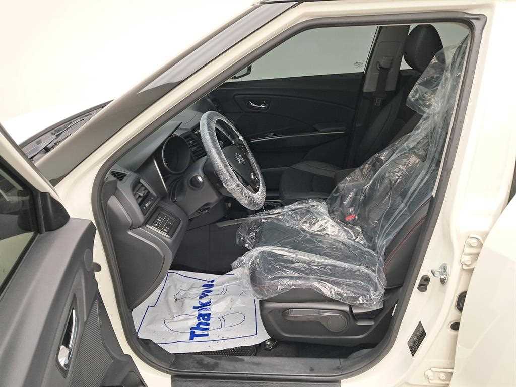 Ssangyong Tivoli - Vista 11