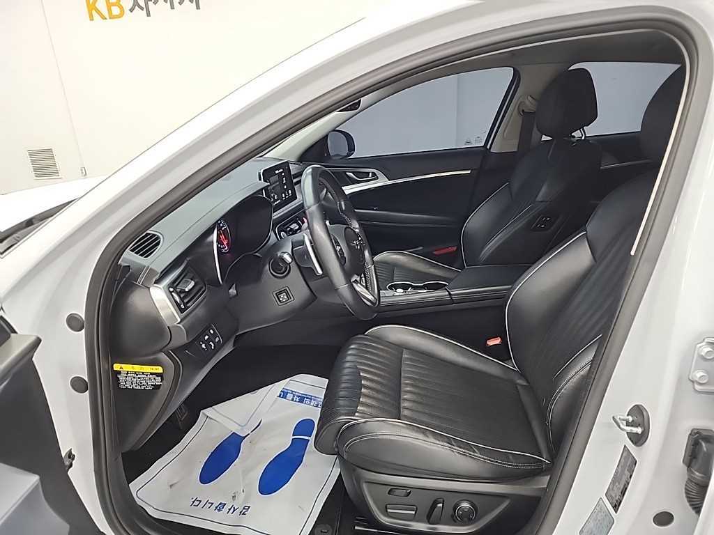 Genesis G70 - Vista 11