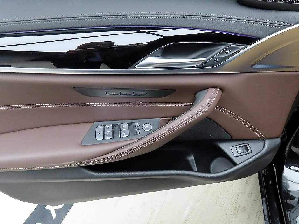 BMW 5 Series - Vista 11