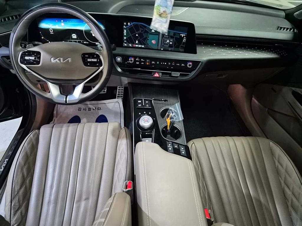 KIA K8 - Vista 10