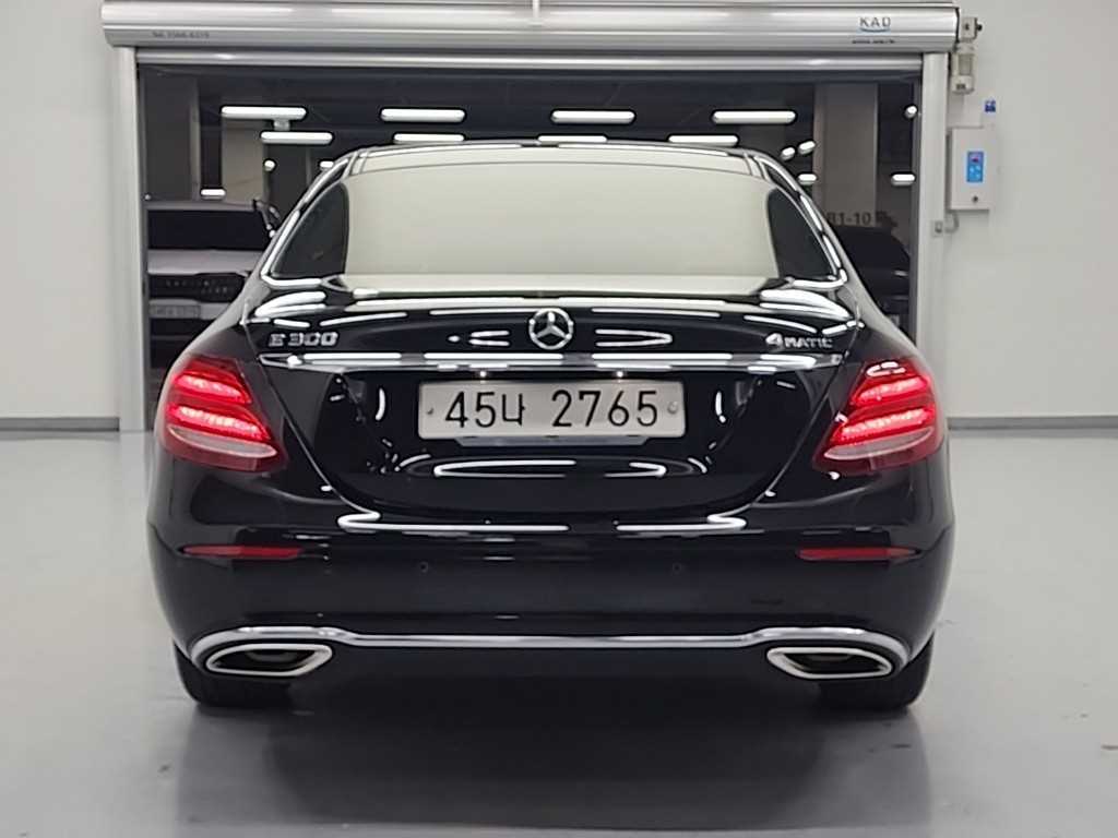 Mercedes Benz E class - Vista 3