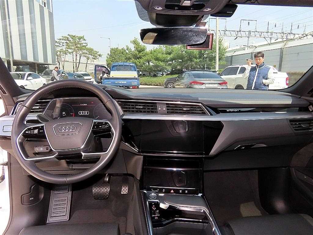Audi e-Tron - Vista 7