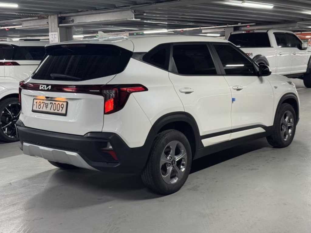 KIA Seltos - Vista 4