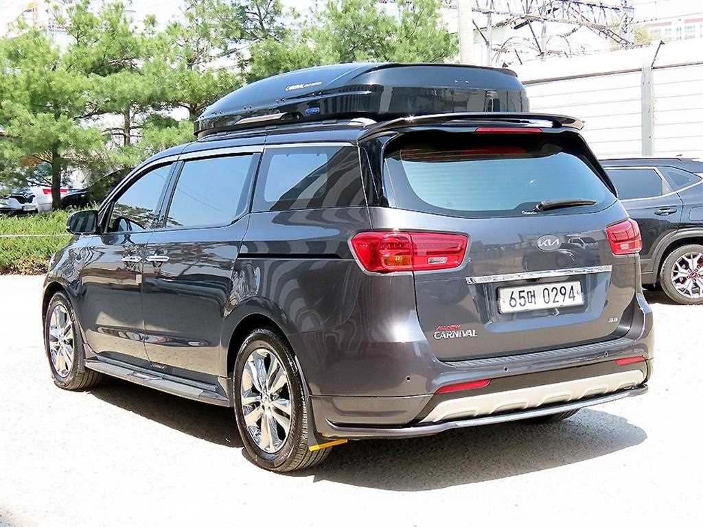 KIA Carnival - Vista 3