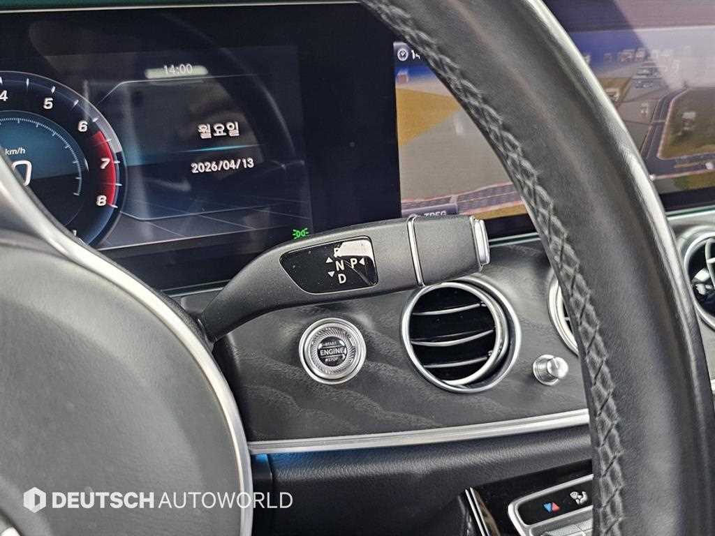 Mercedes Benz E class - Vista 9