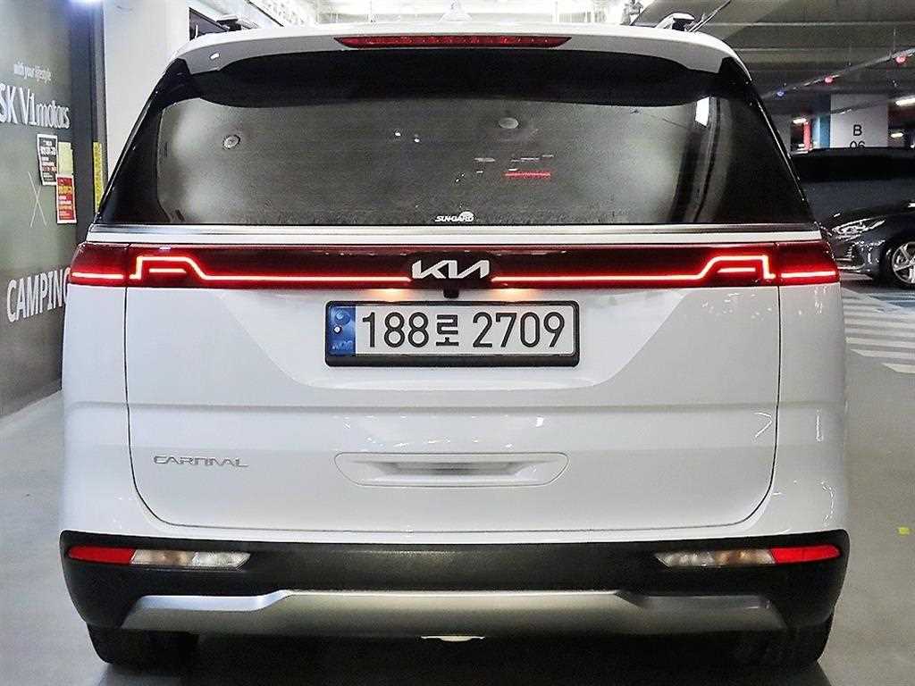 KIA Carnival - Vista 5