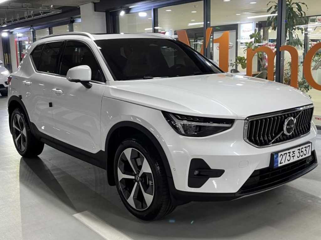 Volvo XC40 2025 Blanco - Importación desde Corea - HF Imports Iquique - Foto 1
