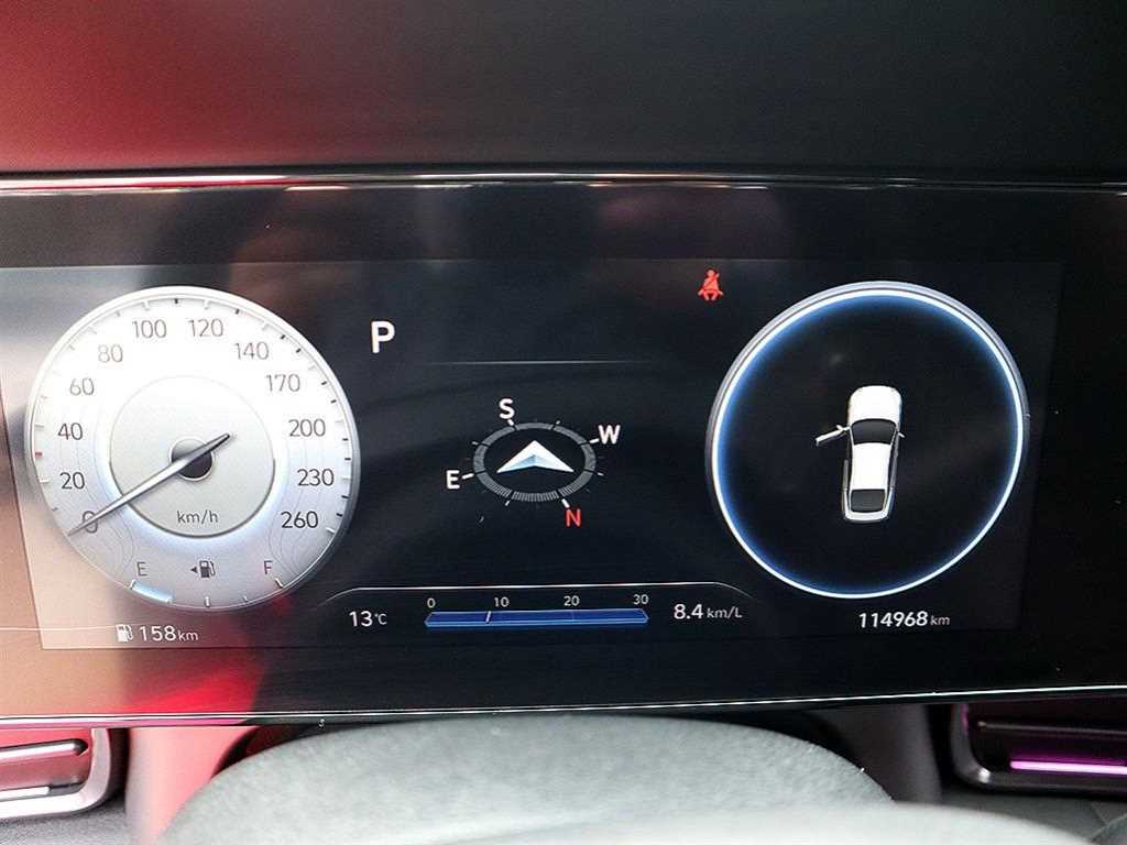 HYUNDAI Avante - Vista 9