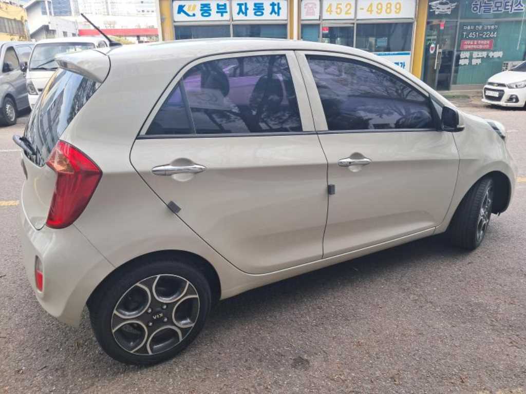 KIA Morning - Vista 5