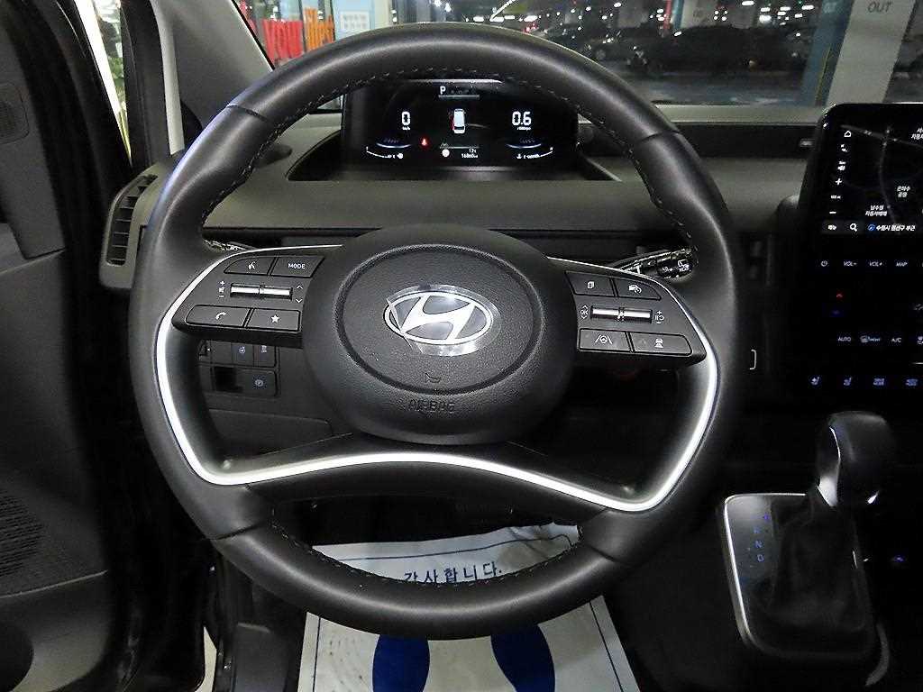 HYUNDAI Staria - Vista 8