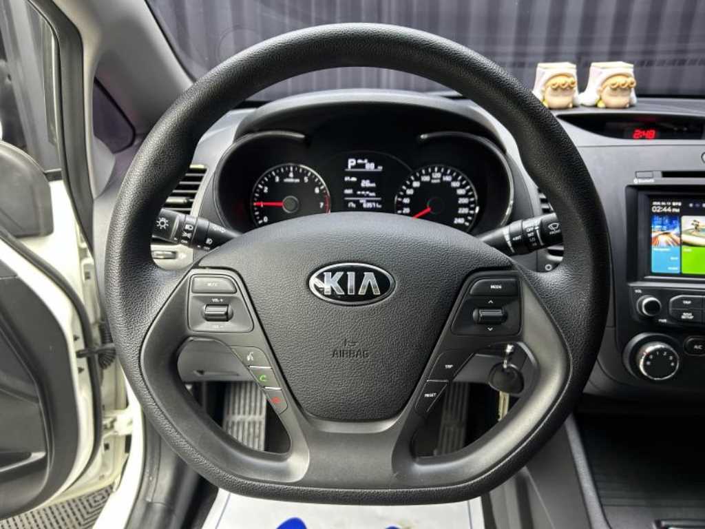 KIA K3 - Vista 8