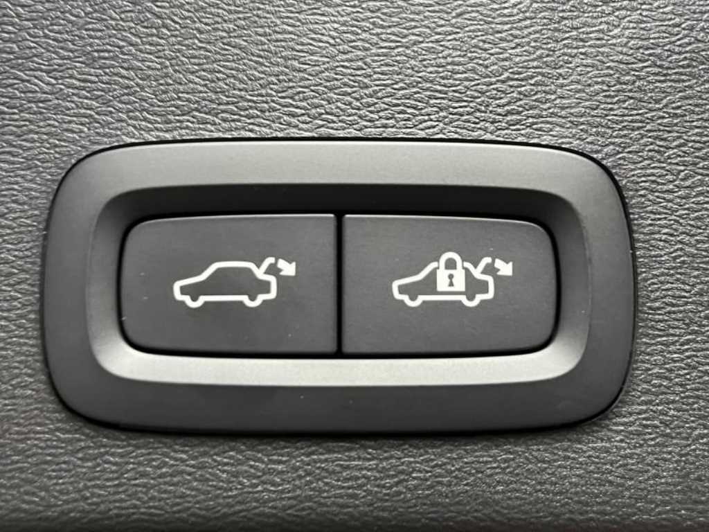 Volvo XC40 2025 Blanco - Importación desde Corea - HF Imports Iquique - Foto 14