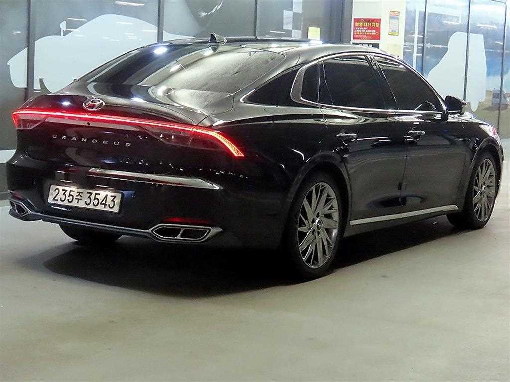 HYUNDAI Grandeur - Vista 4