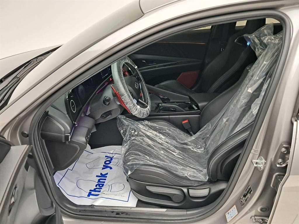 HYUNDAI Avante - Vista 11