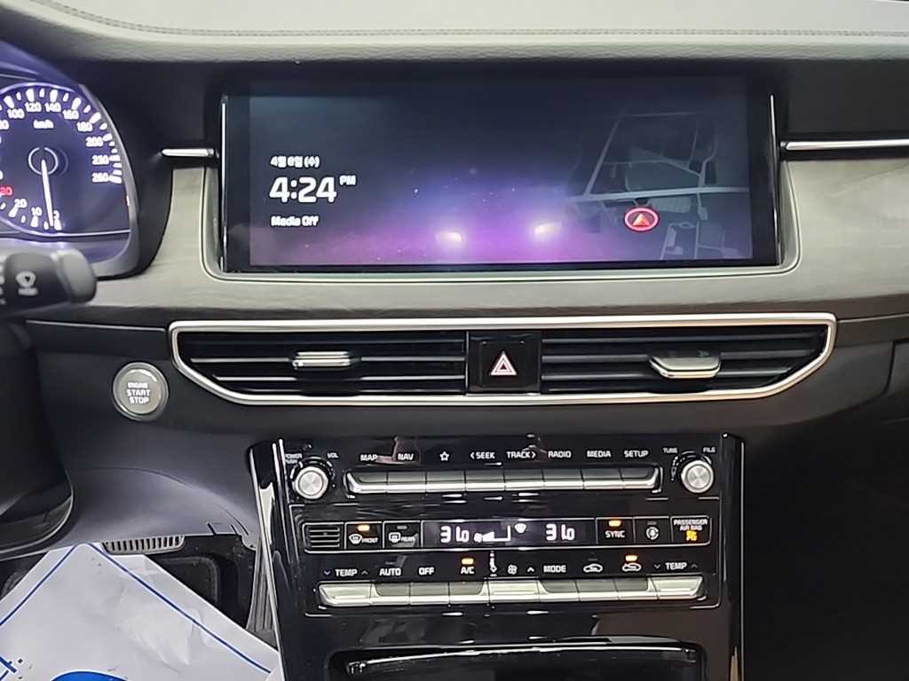 KIA K7 - Vista 10