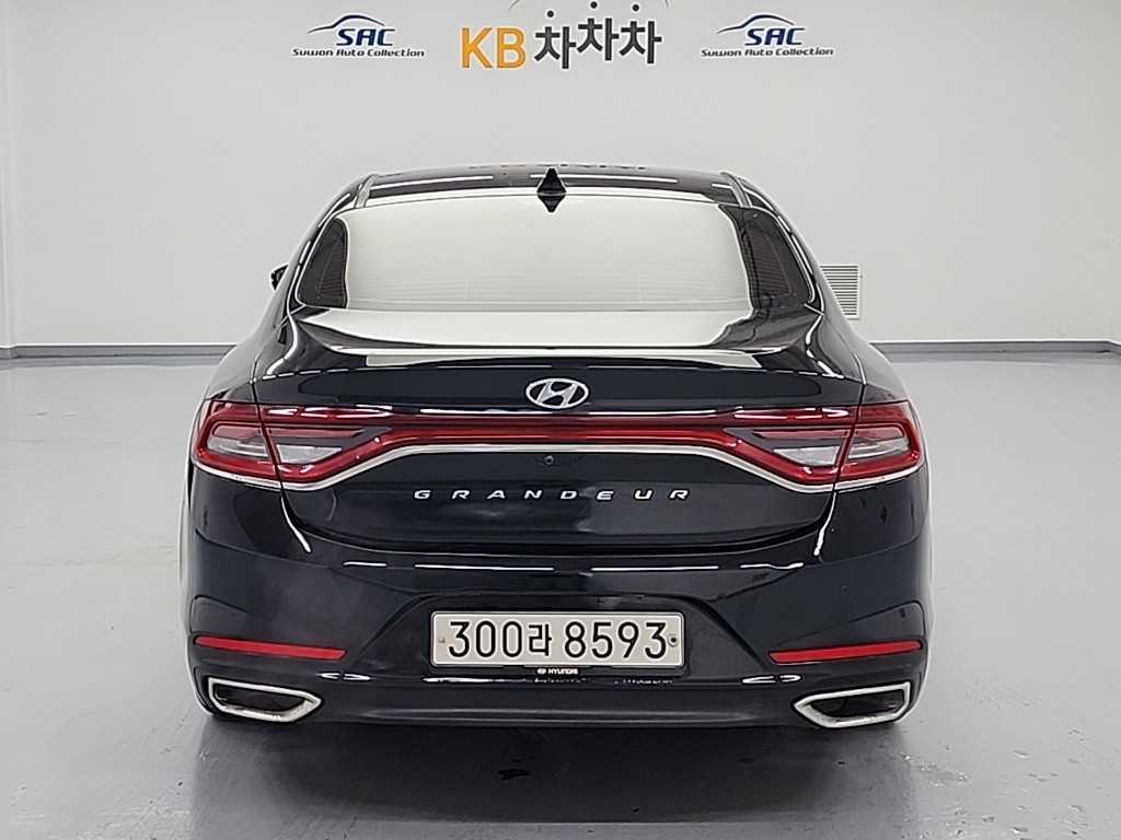 HYUNDAI Grandeur - Vista 3