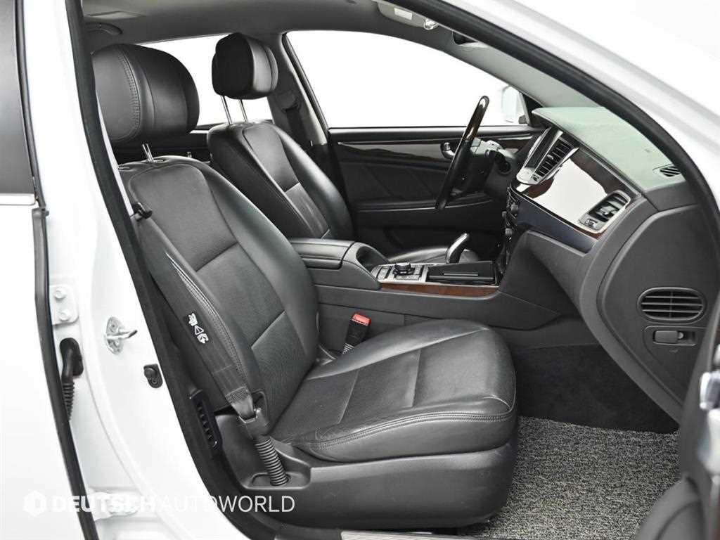 HYUNDAI Equus - Vista 10