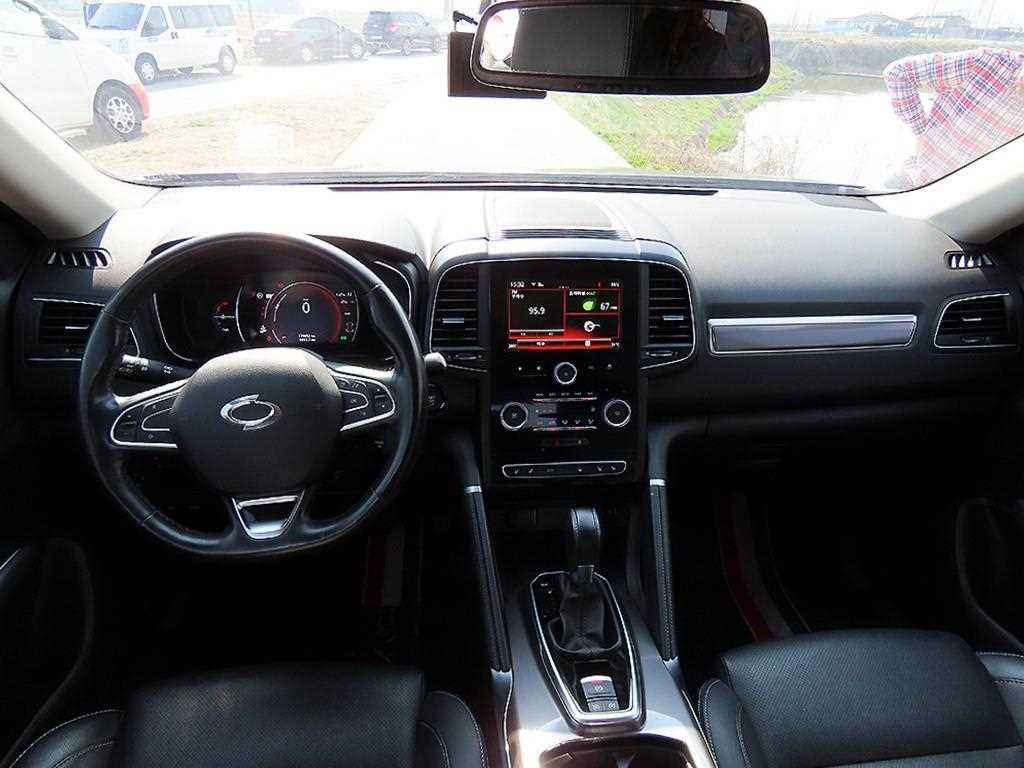 SAMSUNG QM6 - Vista 9