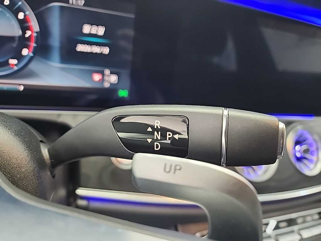 Mercedes Benz E class - Vista 8