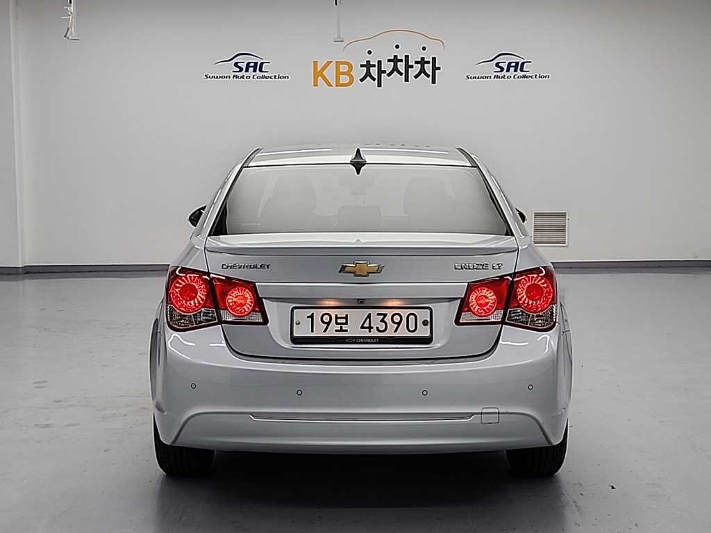 Chevrolet Cruise - Vista 3