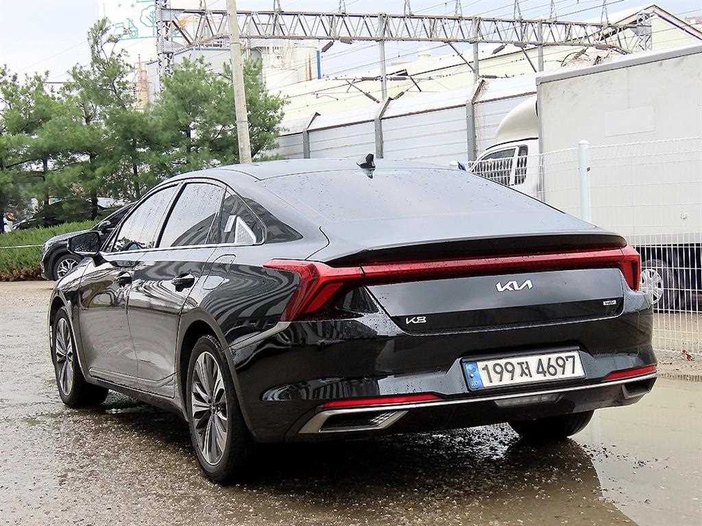 KIA K8 - Vista 3