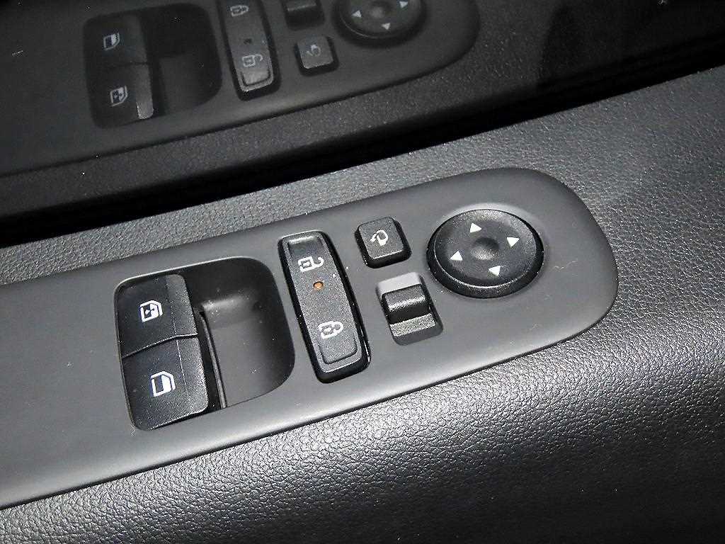 HYUNDAI Staria 2025 - Importación desde Corea - HF Imports Iquique - Foto 13